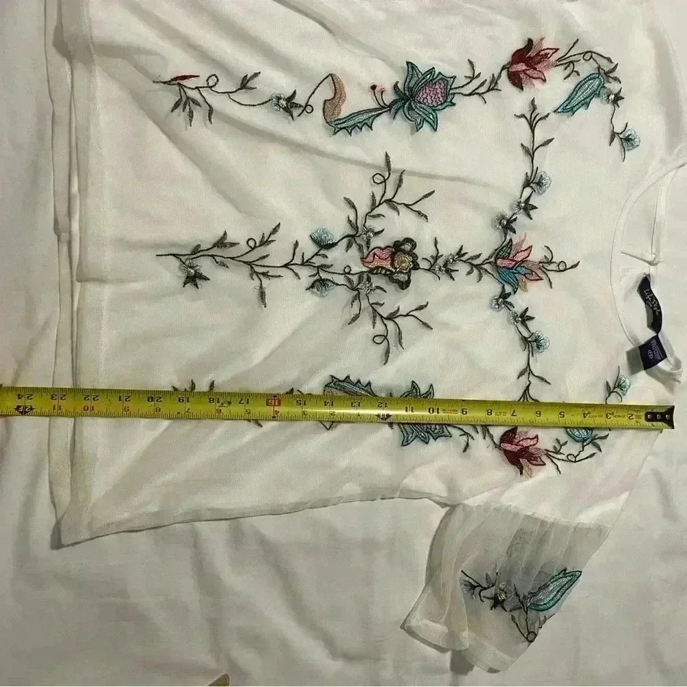Life Style Top Womens Small Petite Ivory Floral Embroidered Shirt S Sheer - Picture 6 of 7